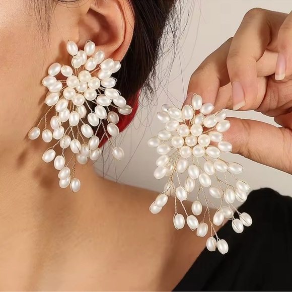 Anthropologie Pearl Wired Cascading Earrings - Picture 13 of 15